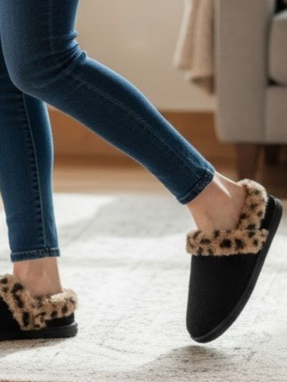 NWOB Sketchers Cozy Campfire Team Toasty Slippers